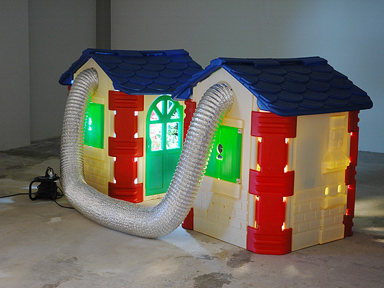 Double Dutch Greenhouse backside Double Dutch Greenhouse backside